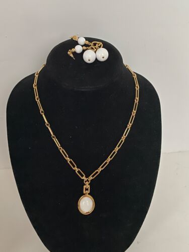 Monet White Bead Pendant 20" & Enamel & Gold & White dangle Earrings DL21 - Picture 2 of 7