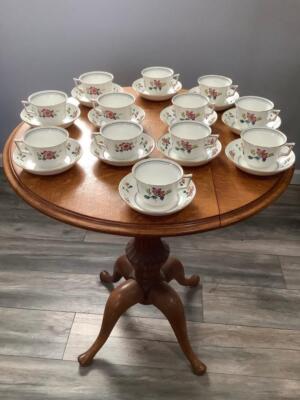 Wedgwood Chinese Flowers Williamsburg bone china cups & saucers