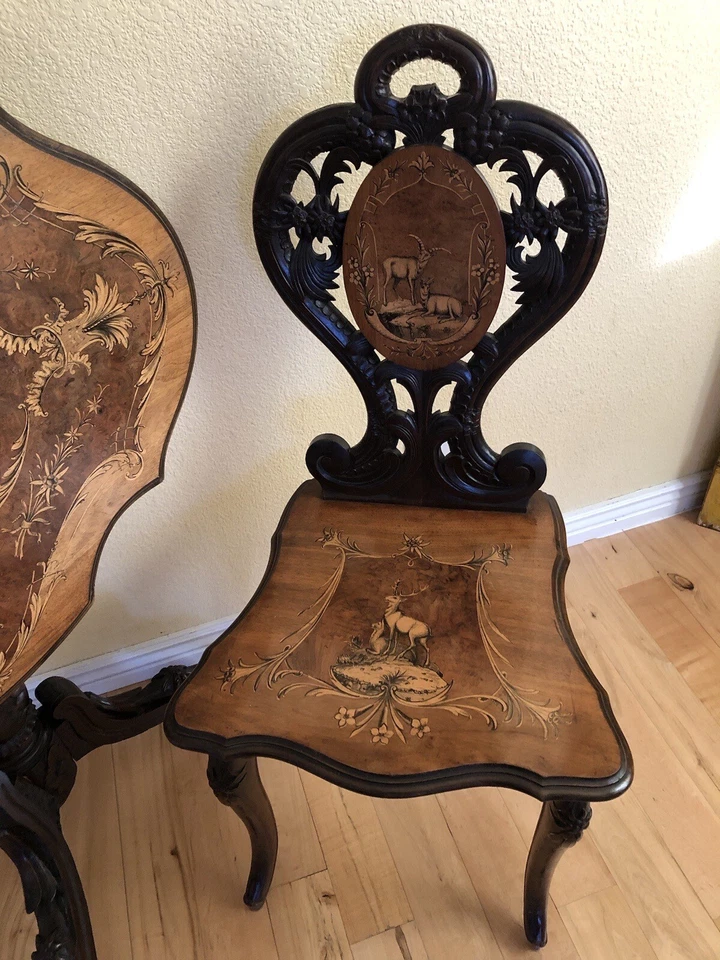 Antiguo juego de mesa y silla inclinable de marquetería suiza de la Selva Negra a juego Foto 2 de 4