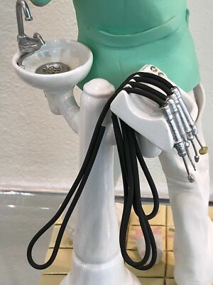 Médecin généraliste - femme - médecin - figurine - professions - Guillermo Forchino