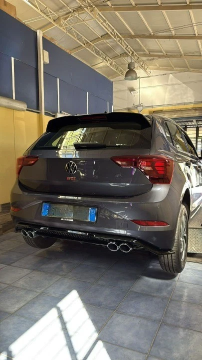 🔥ART. 0774 DIFFUSORE ADATTO PER VW POLO AW1 2017-2022 LOOK GTI NERO LUCIDO🔥 - Imagen 2 de 4