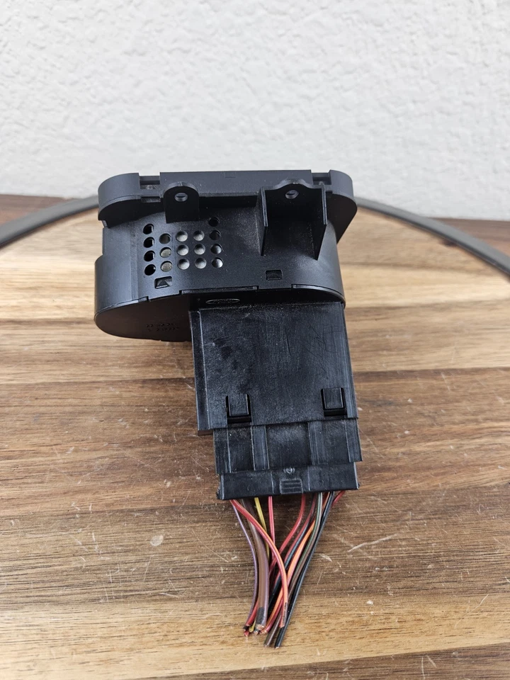 Interruptor de faro antiniebla deportivo Land Rover Range Rover 2006-09 YUD501480PVJ OEM Foto 4 de 4