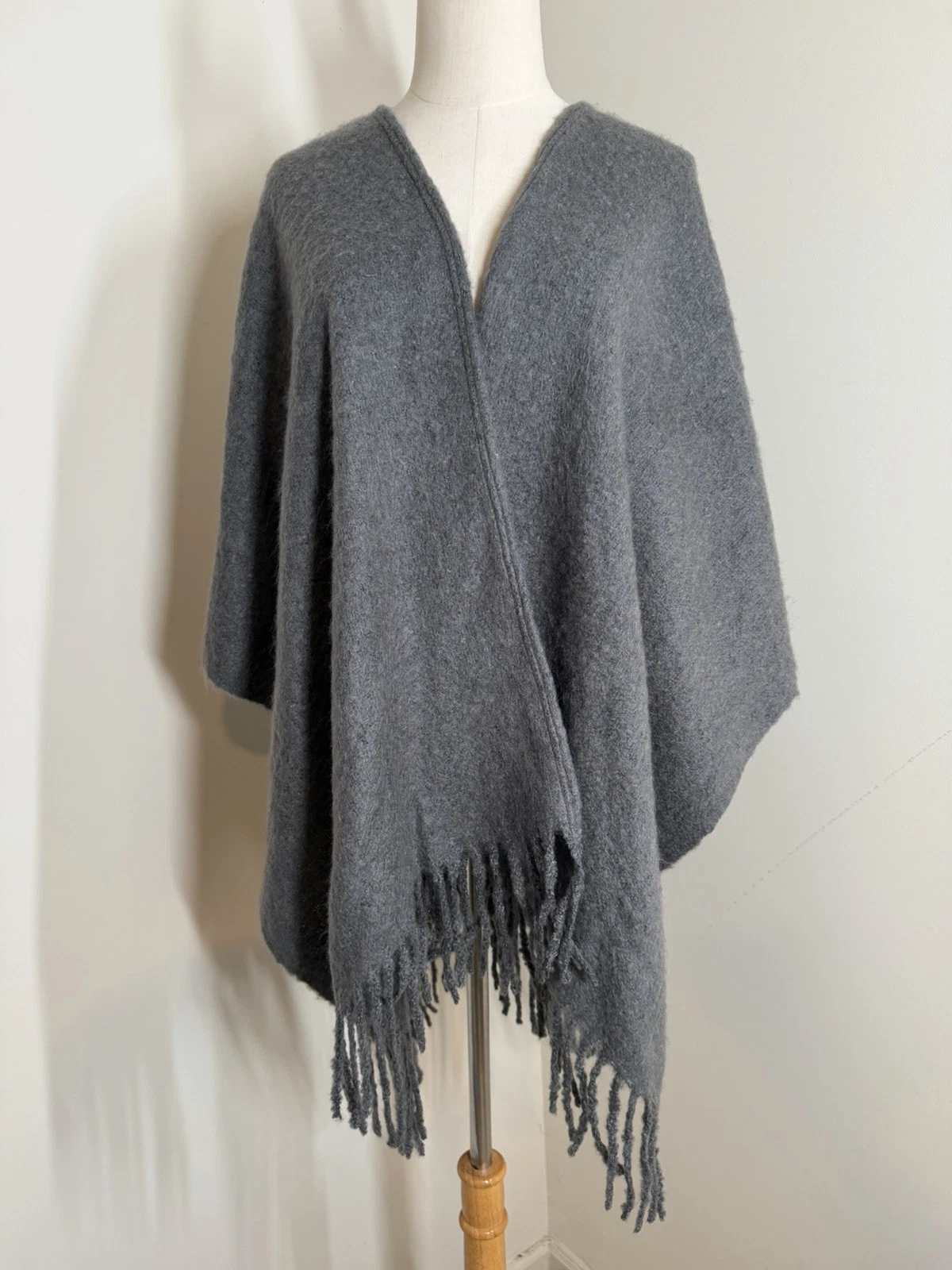 NWT! Echo Women’s Grey Fringed Wrap Poncho One Size Fits Most