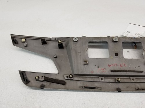 08-10 INFINITI M35/M45 Trunk Tail Finisher Trim Silver/K23 OEM 84810-1NR1A - 第 6/12 張圖片