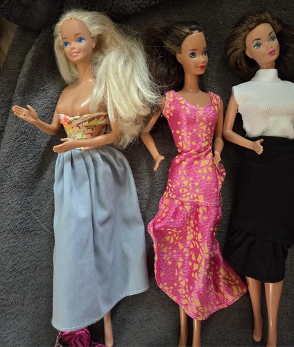 Lote de muñecas y ropa Barbie vintage de los años 80 y 90 a los modernos rockeros más - Imagen 3 de 12