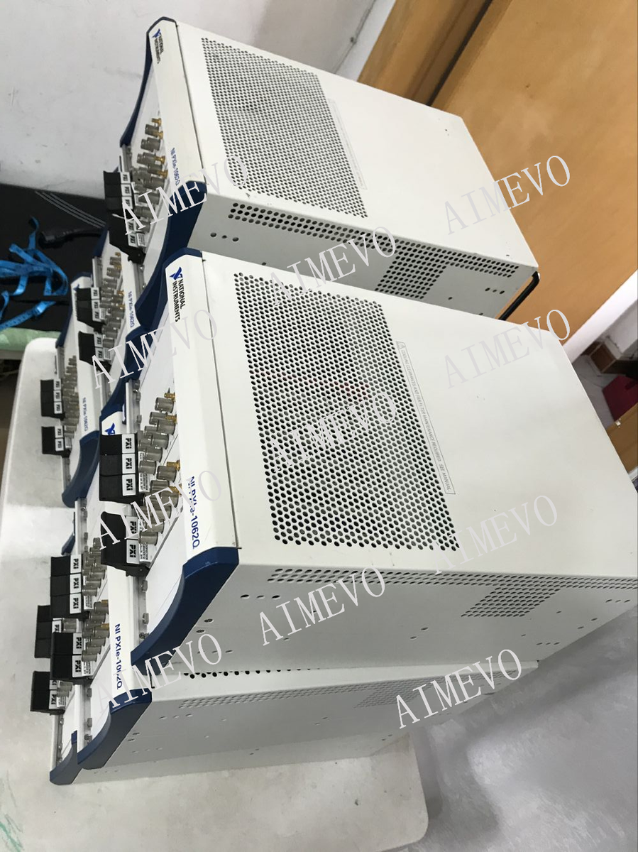 Chassis NI PXIe-1062Q Avec Cartes PXI4461, PXI4462 Et 8379 - Occasion 70-80% Neuf, Fonctionnel