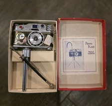 Vtg Photo Flash Table Lighter KKW CAMERA & TRIPOD COMPLETE Box & Girl Accents 