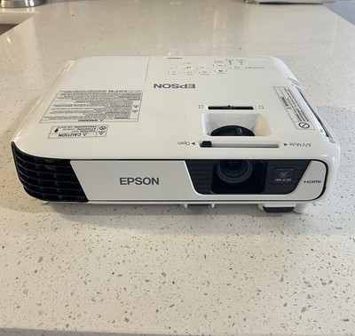 Projector Epson EX3240 in excellent condition w/ case and