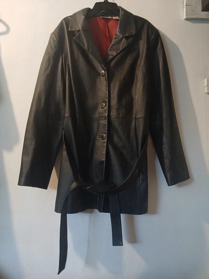 Chaqueta Kim Rogers negra de cuero genuino con 3 botones para mujer talla grande  Foto 2 de 4