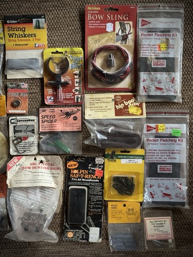 Vintage Bow Hunting Lot Of 17 - Picture 3 of 3