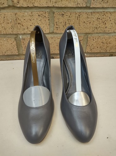Calvin Klein Bara Damenschuhe mit geschlossenen Zehenabsätzen - Größe 39 - Bild 2 von 4