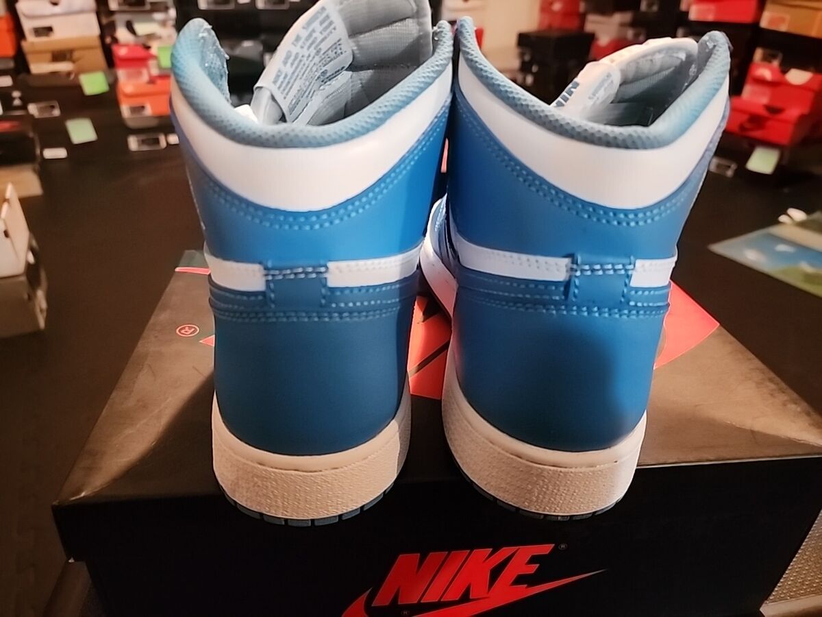 Size 6.5Y/8 Women's-Air Jordan 1 Retro High OG Size 6.5Y/8 Women's-Air Jordan 1 Retro High OG