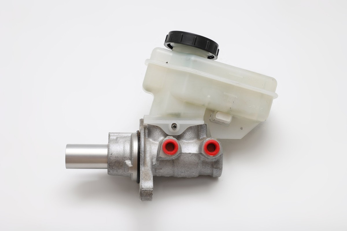 達摩3 Amazon.com: Brake Master Cylinder 8-98032603-0 for Isuzu