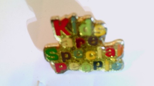"Kids are Special People"~Lapels Pin~1 inch~Vintage - Picture 3 of 5
