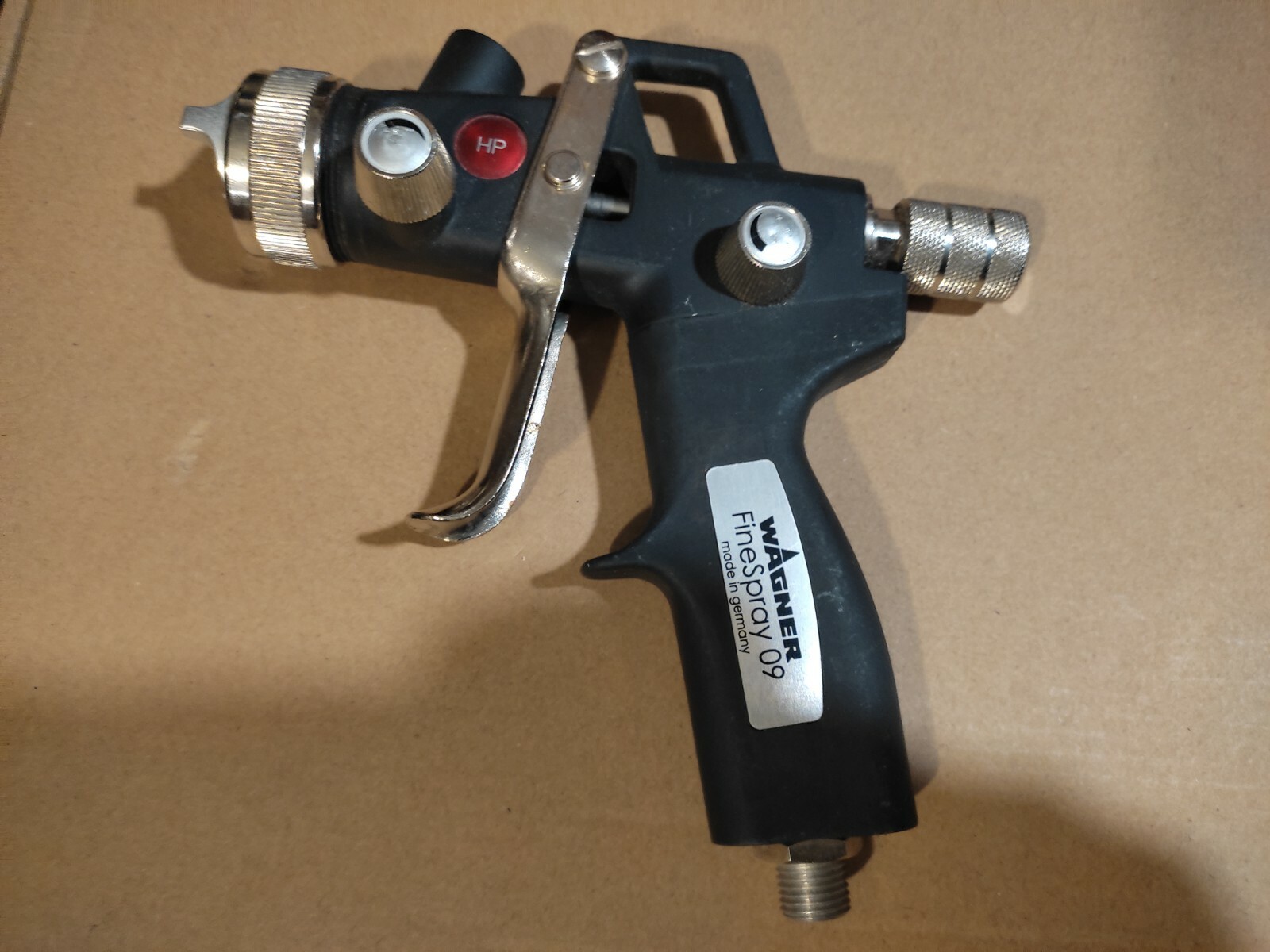 Pistolet de pulvérisation FineSpray 09 Wagner avec réservoir gravitaire de 600ml