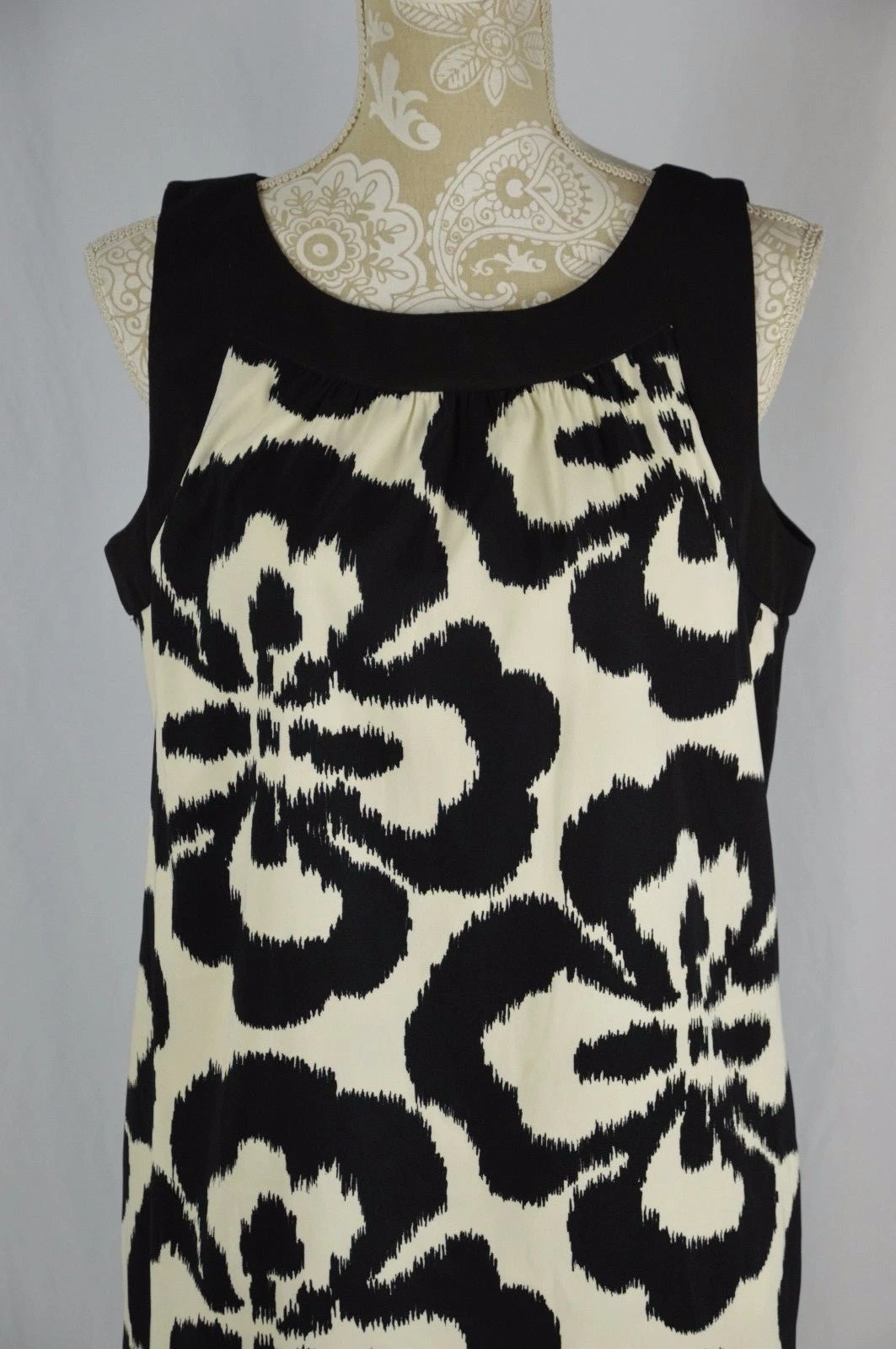 Canotta Alyx donna 12 nero avorio bianco abito floreale dritto polpaccio largo leng