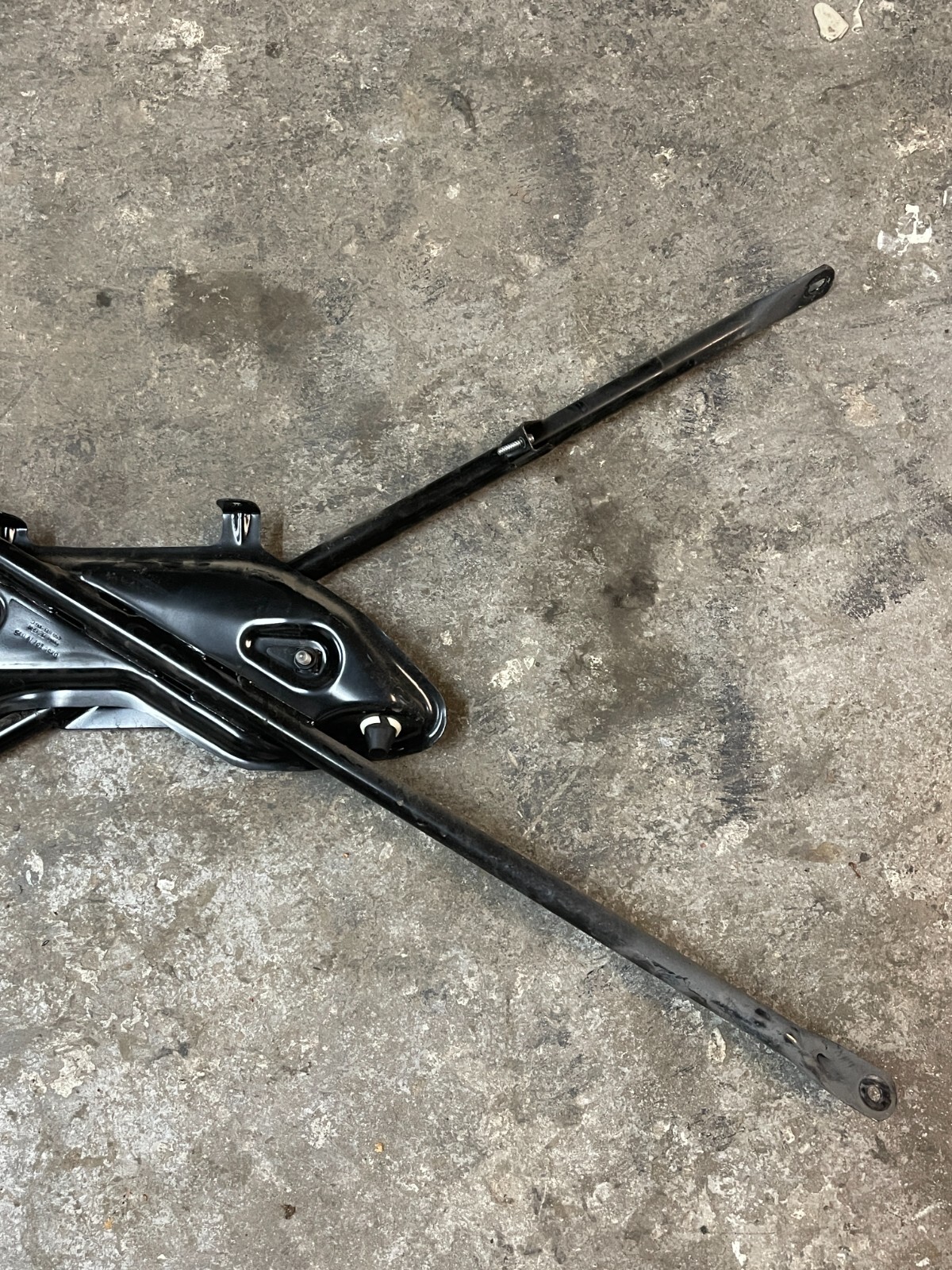 2017 AUDI R8 PLUS REAR TRANSVERSE SUPPORT MOUNT BRACKET ASSMBLY OEM 4S0 813 906