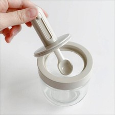 1x Seasoning Pot Eith Retractable Spoon Lid Condiment Box Sealed Storage Bottle