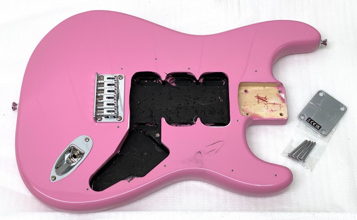 Squier Strat by Fender Affinity　シェルピンク Squier Affinity Mini Stratocaster V2 Electric Guitar Shell
