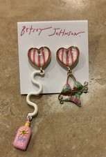 Betsey Johnson Sunscreen & Bikini Mismatch Dr...