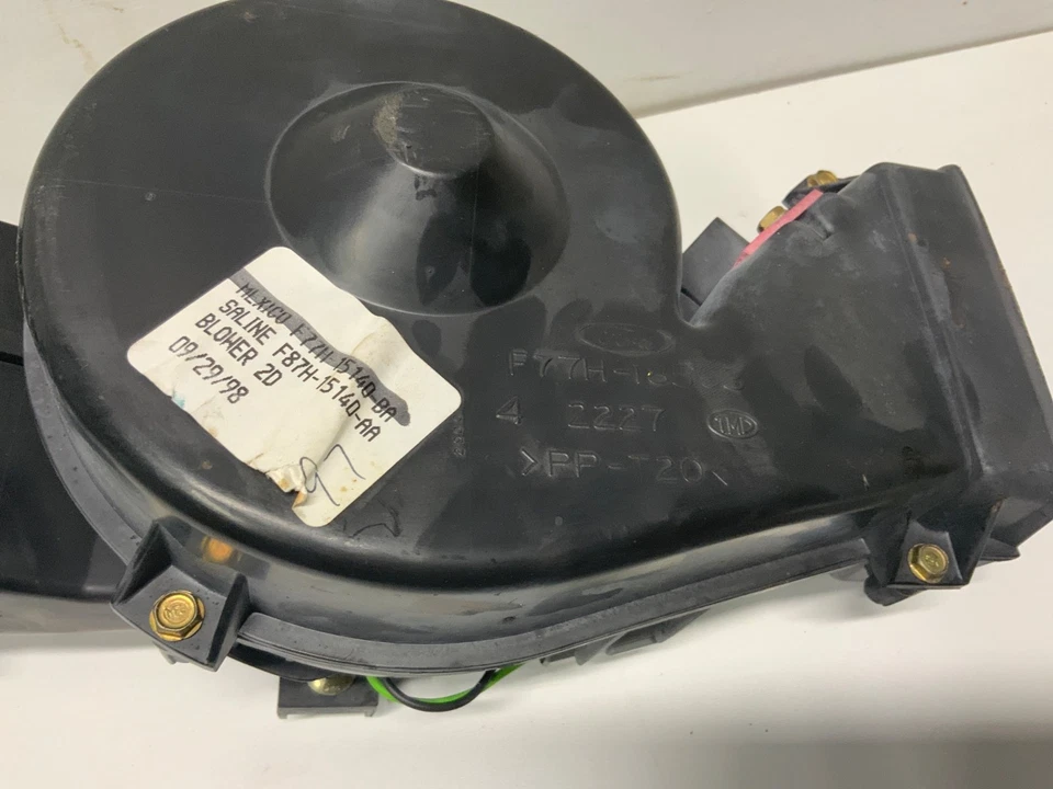 1995-2001 FORD EXPLORER ПОД ЦЕНТРАЛЬНОЙ КОНСОЛЬЮ ОВКВ ЗАДНИЙ ДВИГАТЕЛЬ ВЕНТИЛЯТОРА F77H-18593 - Изображение 2 из 4