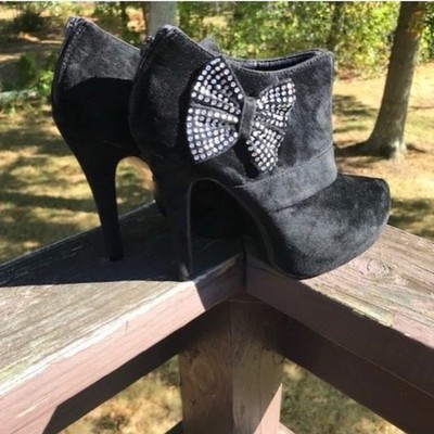 Delicacy Women s Size 8.5 Black Faux Suede Ankle Heel Bootie With Bow Detail