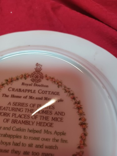 Royal Doulton Brambly Hedge Crabapple Cottage Plate - Picture 2 of 4