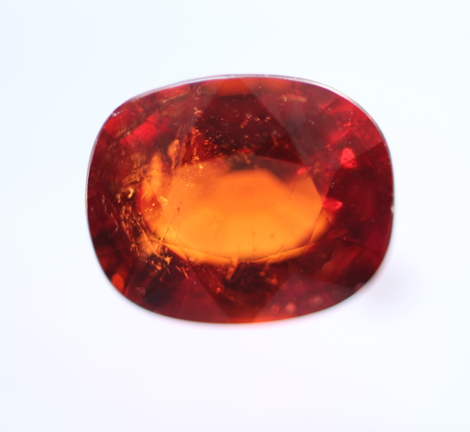 Grenat Spessartite Mandarin 4,07 ct pierre précieuse orange pour bague et joaillerie