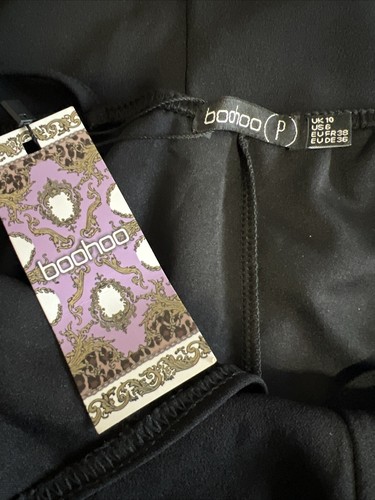 Abito tubino nero senza maniche Boohoo taglia 6 Petite nuovo con etichette con bottoni oro - Foto 8 di 10