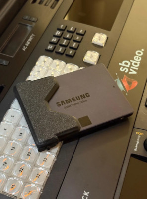 2x kompatible BlackMagic Hyperdeck PRO SSD Rasselschutz Adapter Stoßdämpfer