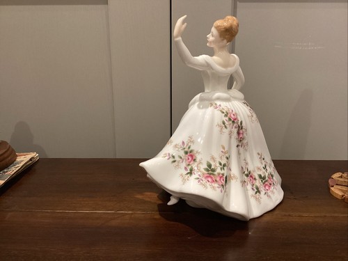 1984 Royal Doulton Figurine. Shirley. HN2702. White Dress. Peggy Davies - Picture 8 of 16