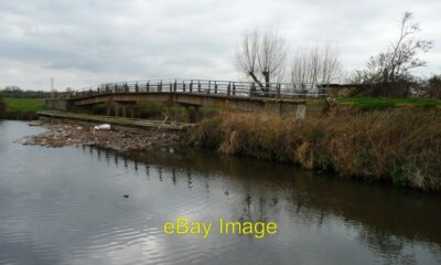 Foto 6x4 Fußgängerbrücke über den Don Viel Müll ist auf c2014 getrieben