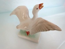 Vintage HEREND GOOSE w/ OPEN WINGS 6" HANDPAINTED PORCELAIN FIGURINE Bird Duck