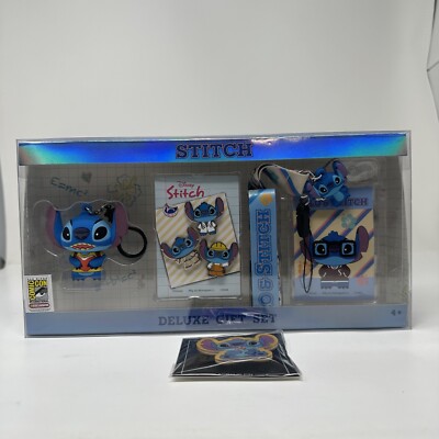 SDCC 2023 Monogram Stitch Deluxe Gift Set 3D Bag Clip Disney Pixar LE400