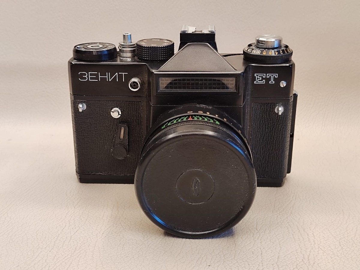 Appareil Photo Zenit 11 + Objectifs Helios 44M4 2/58 Et Pentacon Auto 2.8/135 – Vintage Russe