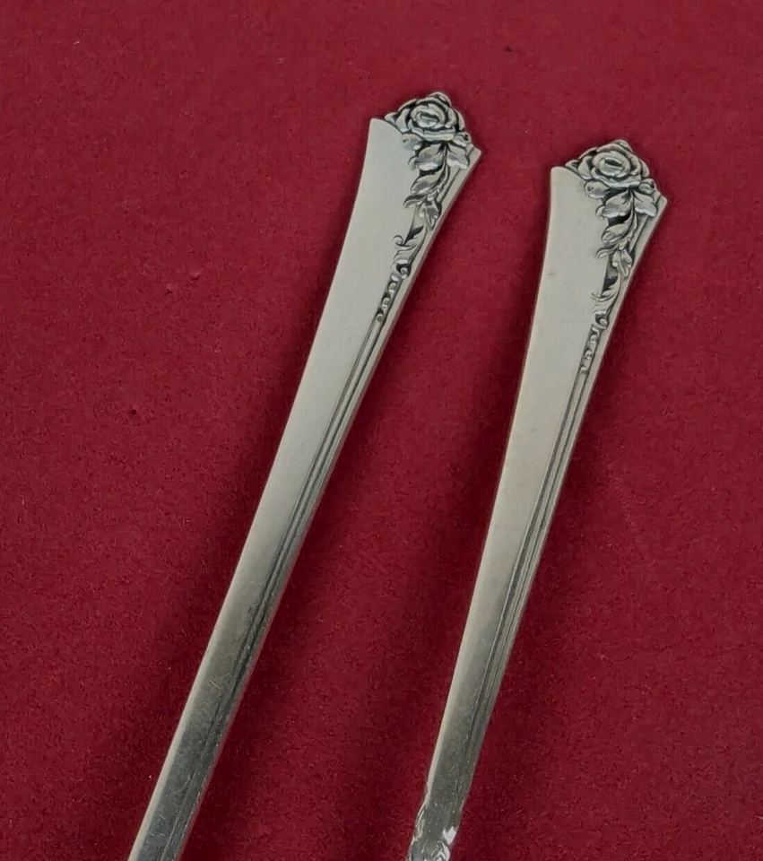 Tenedor de cóctel y limón de plata de ley DAMASK ROSE 2 piezas. por Oneida Heirloom Foto 2 de 4