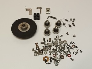 Ersatzteile / Kleinteile für Dual 1002 F Plattenspieler.