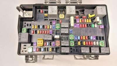 2013-2014 Dodge Ram 1500 Fuse Box TIPM Totally Integrated Power Module 5.7L OEM