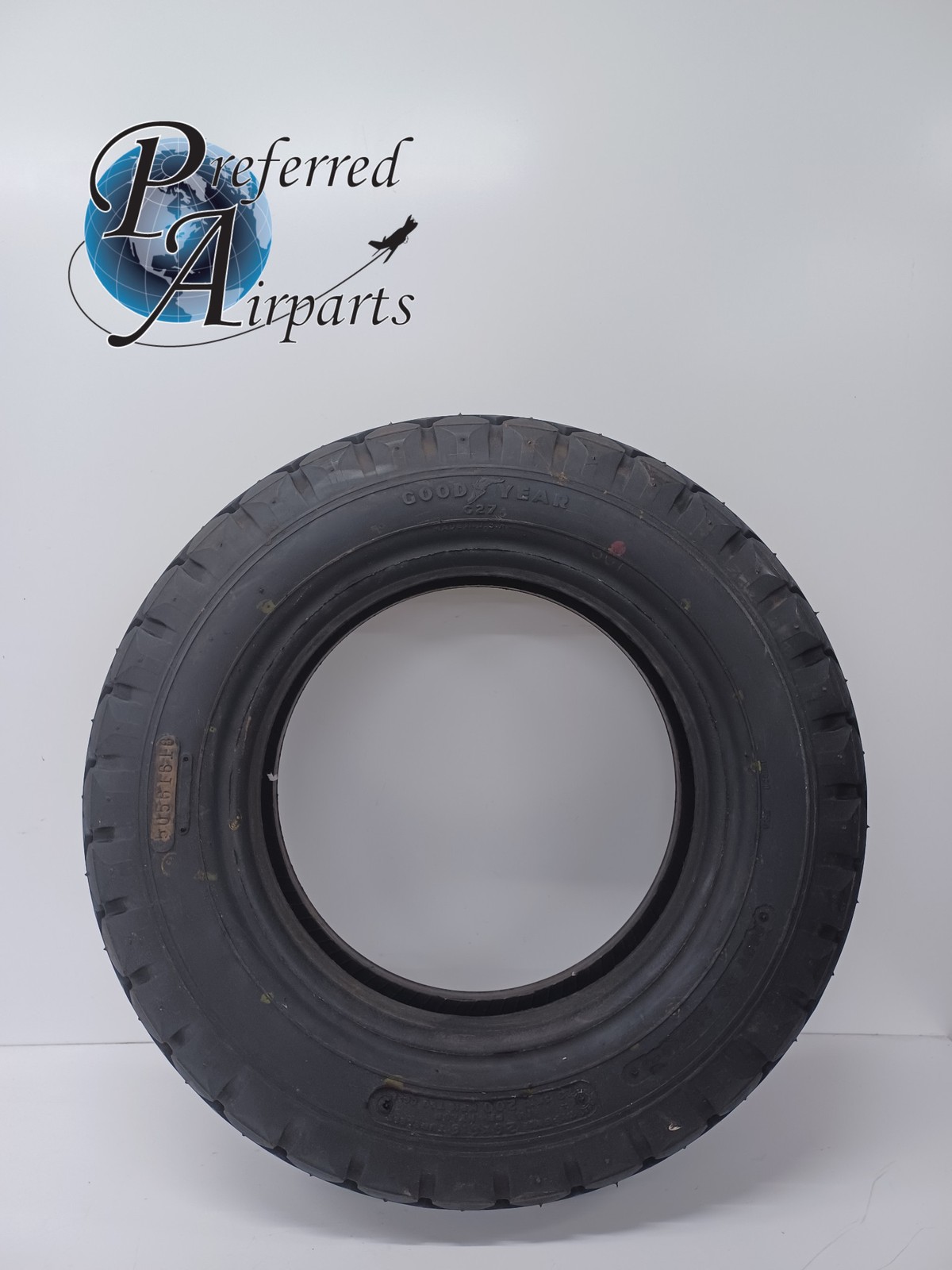 New Goodyear Aircraft Tire 26x6.6 14 ply p/n 266F40-3, 301-462-110, Tubeless