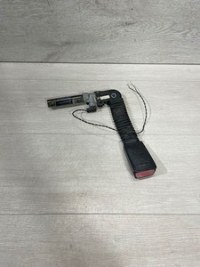 BMW 3 E46 2002 Gurtschloss vorne 8257788 KAN8877