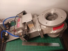 Working Vacuum Research Company 4" ID Air Operated  Aluminum Gate Valve 9746-1-8