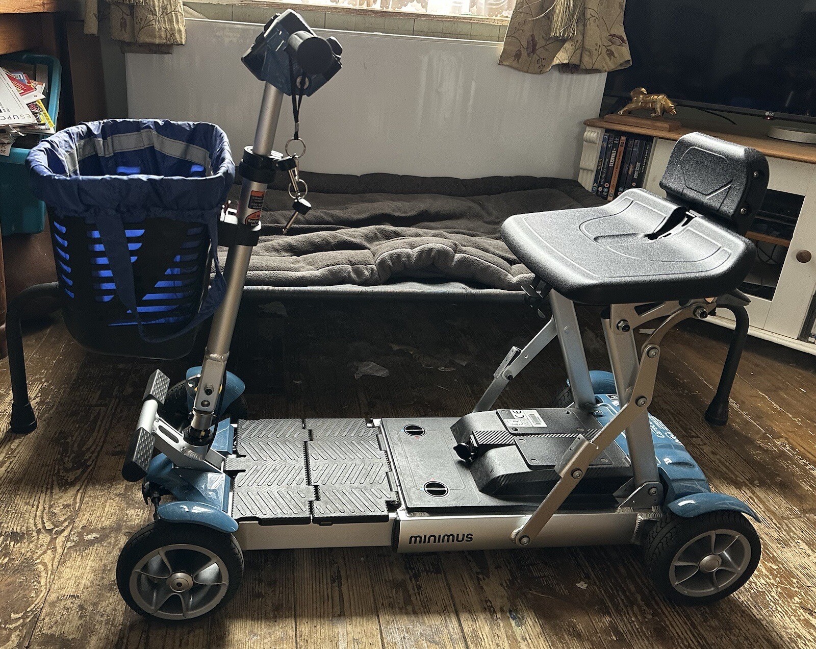 CARECO MINIMUS MOBILITY SCOOTER LIGHTWEIGHT PORTABLE SUITCASE SIZE 17