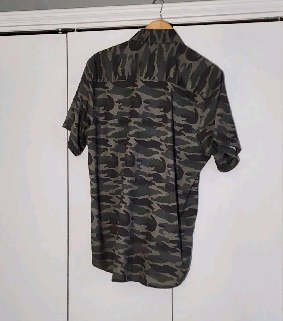 Dixxon Camouflage Button-Down Large - image 2