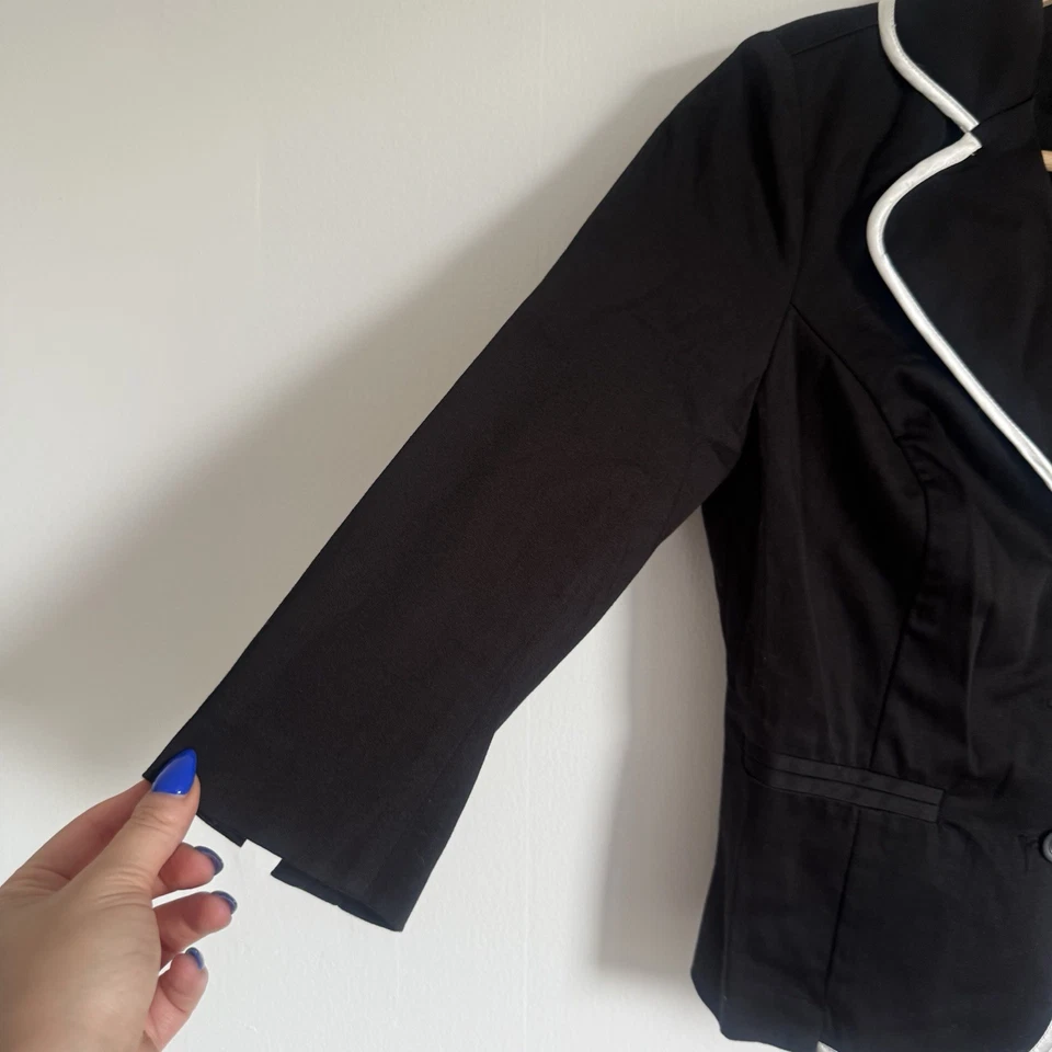 Blazer Rampage Y2K Crest Negro Blanco Piping Preppy Academia Chaqueta Ajustada Pequeña Foto 3 de 4