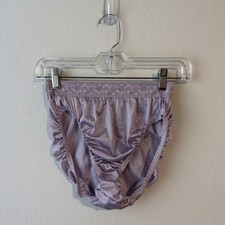 Size 8 vintage Hanes Her Way 100 nylon panties w/Lace granny panty dainty
