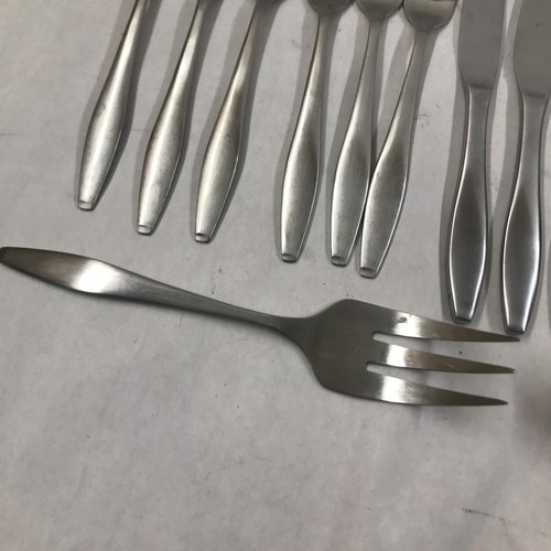Oneida Jasmine 38 Piece Lot 18/10 Stainless Knife Fork Spoon Serve Replacement - Picture 10 of 13