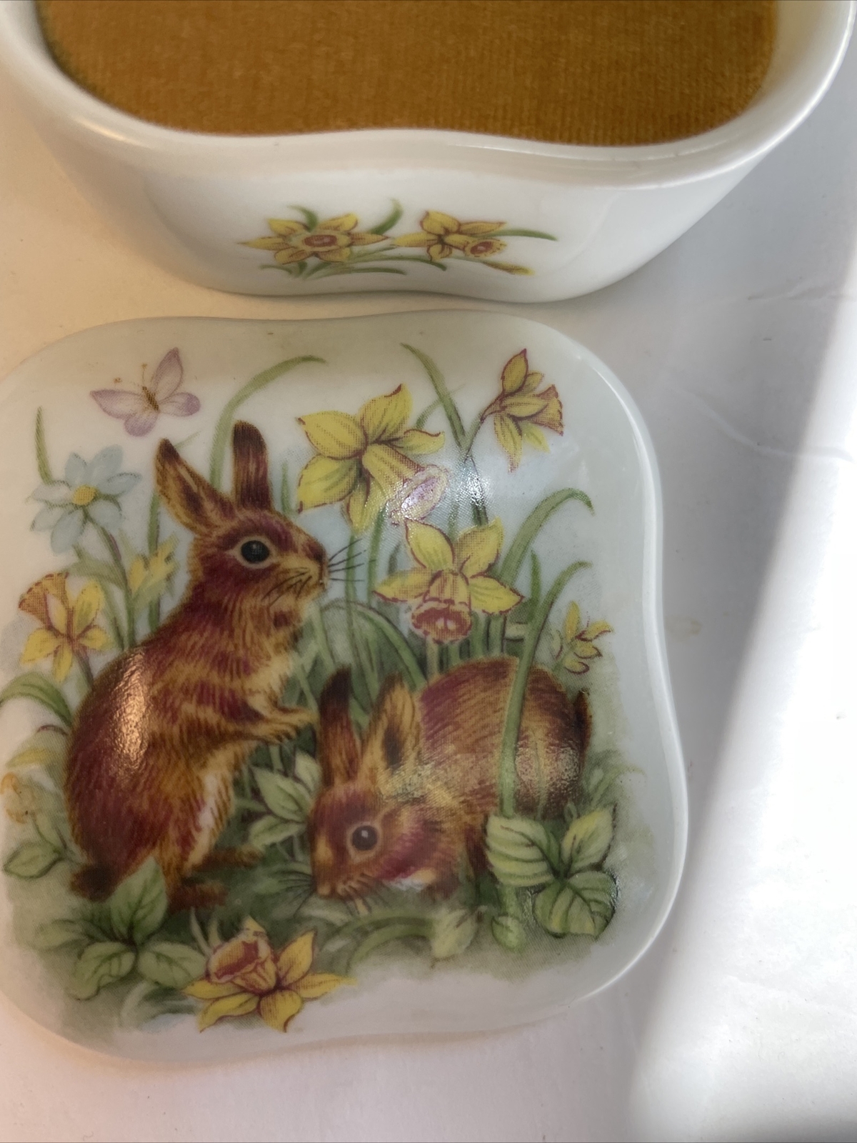 Royal Yarmouth Music Box Easter Parade Signature Series Fine Porcelain