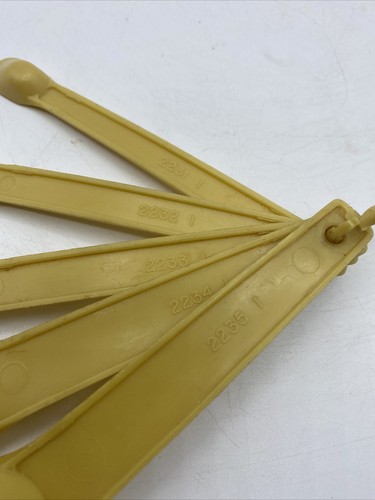 Vintage Measuring Spoon Set Yellow 2235 2234 2233 2232 2231 Set of 5 - Picture 9 of 10