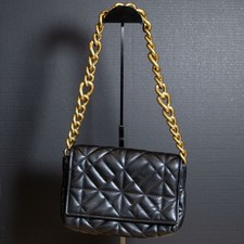 Borsa a tracolla Zara nera trapuntata con catena oro grossa