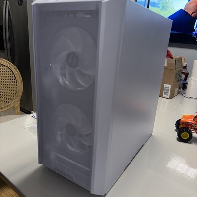 Lian Li LANCOOL 216 RGB Mid Tower Case - White.  Read Description !!!
